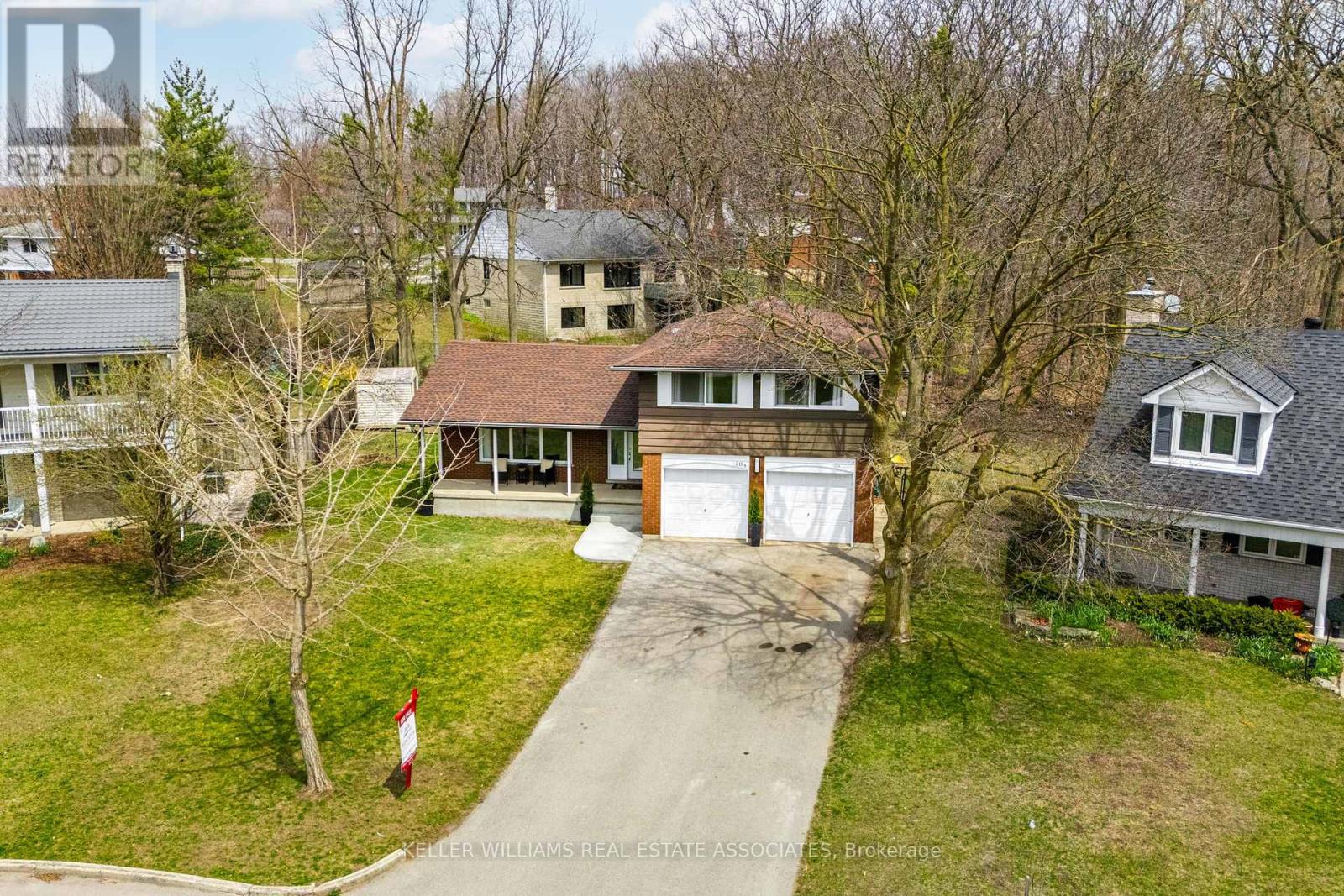 104 CARDINAL CRESCENT S