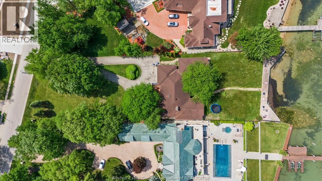 410 RUSSELL WOODS ROAD