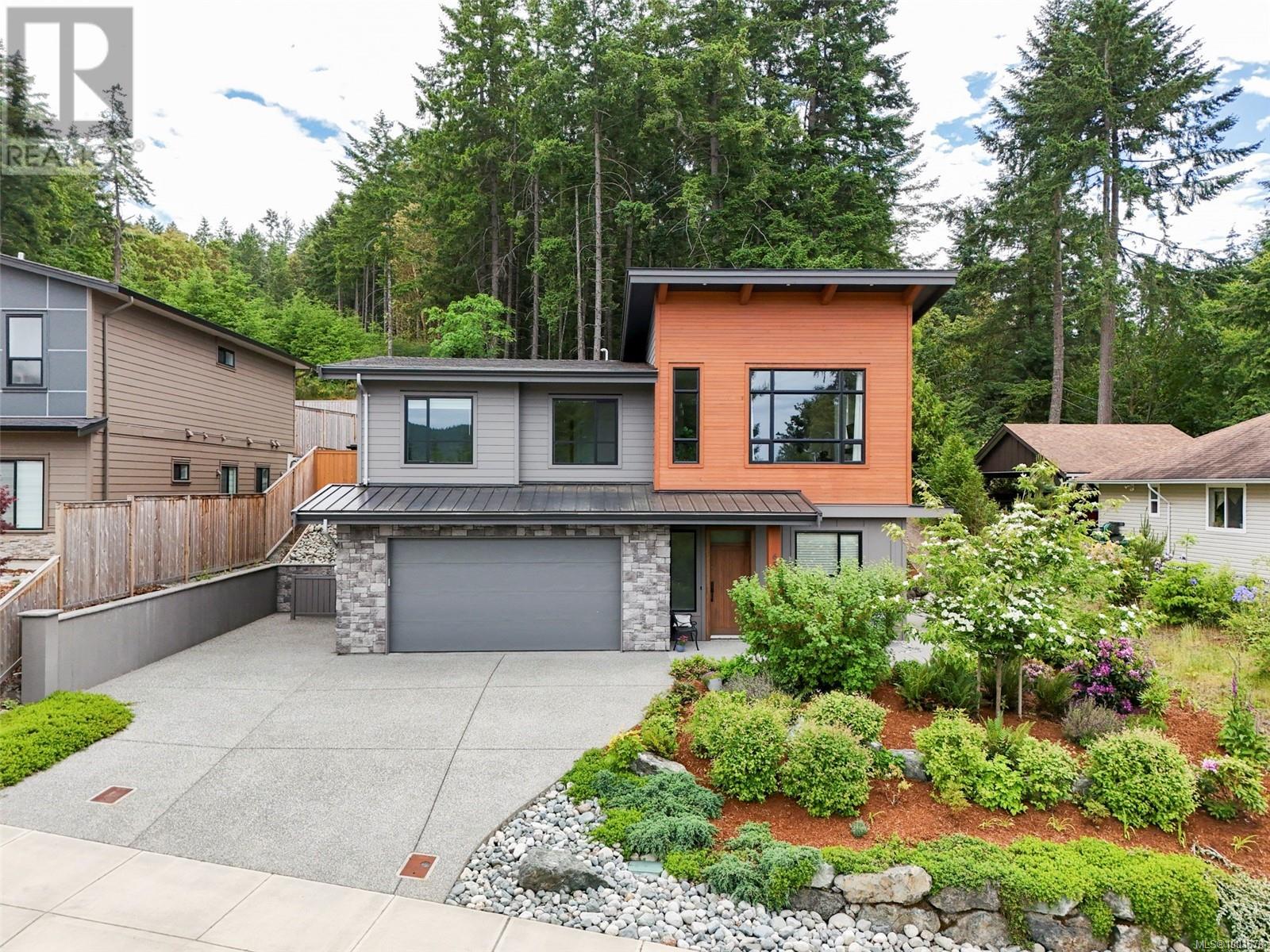 6312 Highwood Dr