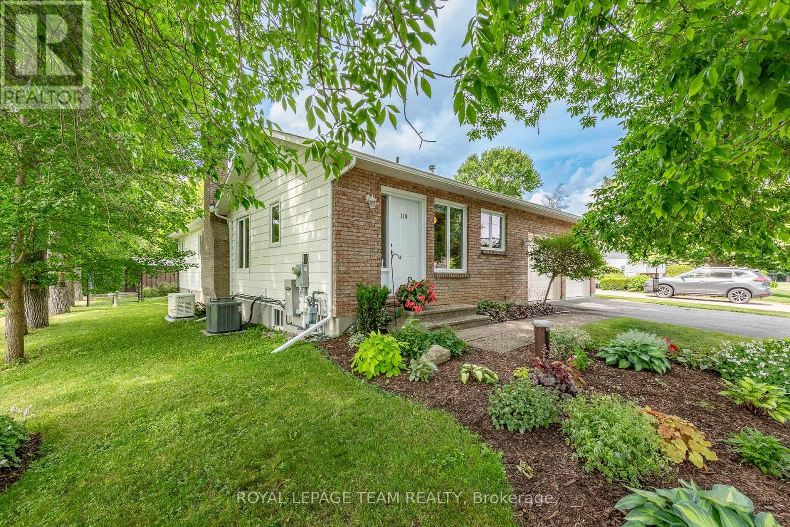 119 ROYAL YORK STREET W