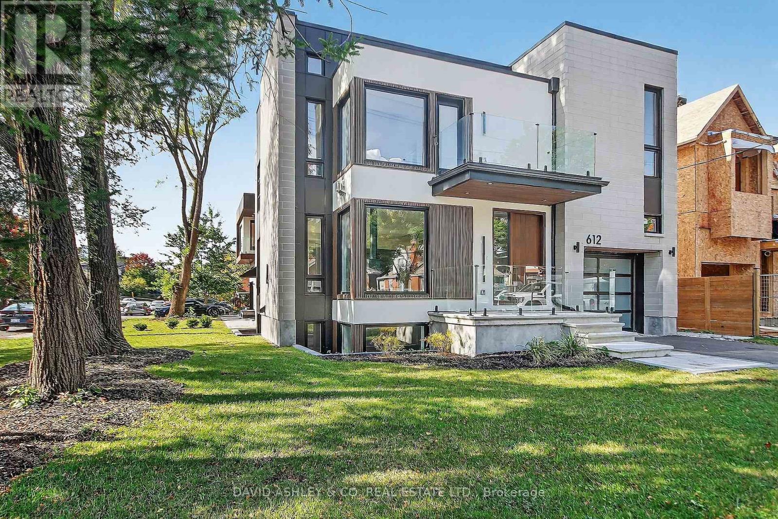 612 TWEEDSMUIR AVENUE