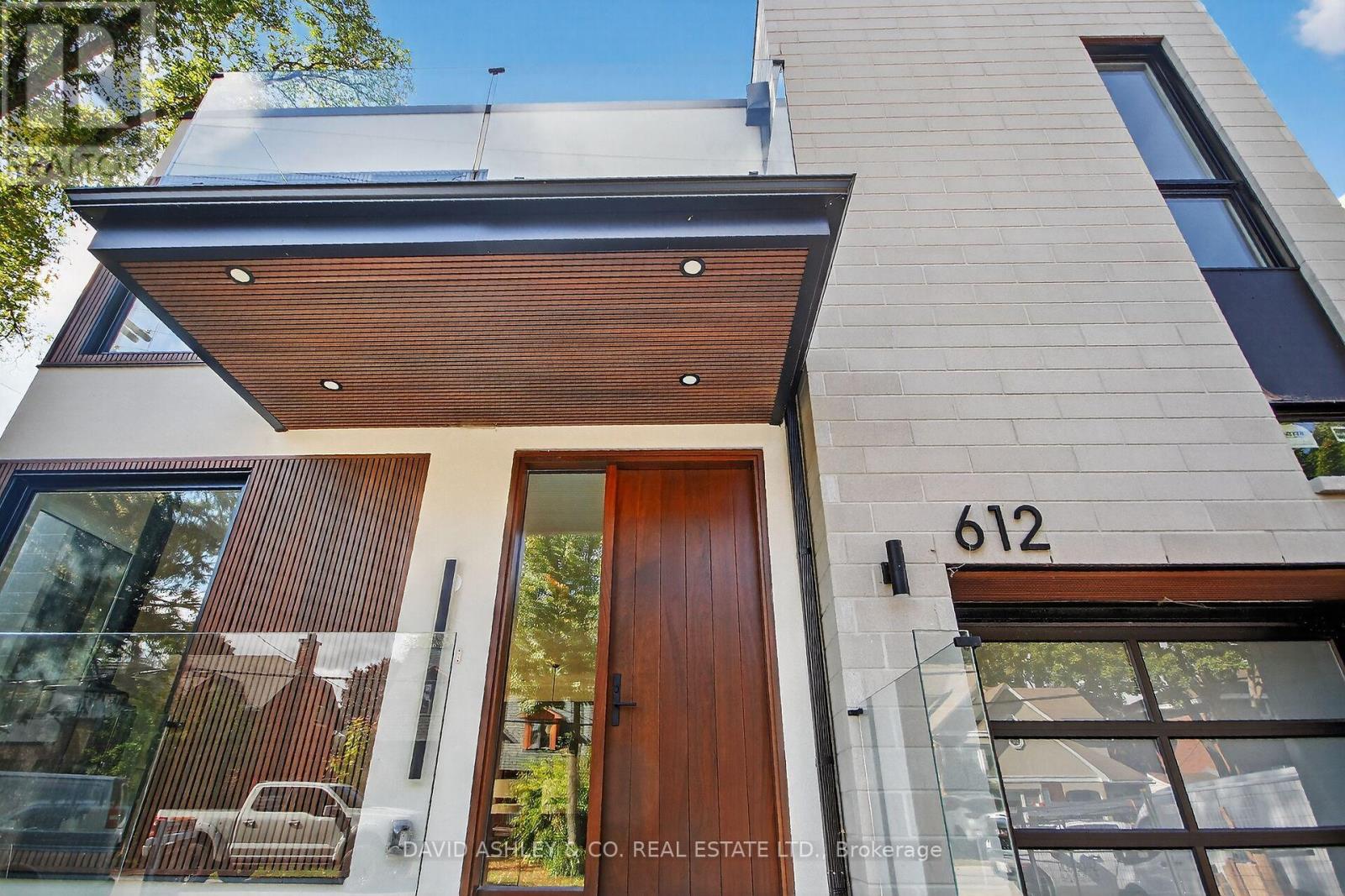 612 TWEEDSMUIR AVENUE