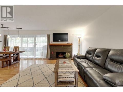 302 555 W 28TH STREET North Vancouver BC V7N2J7