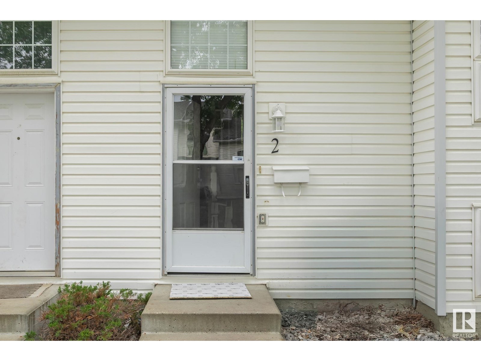 #2 3311 58 ST NW