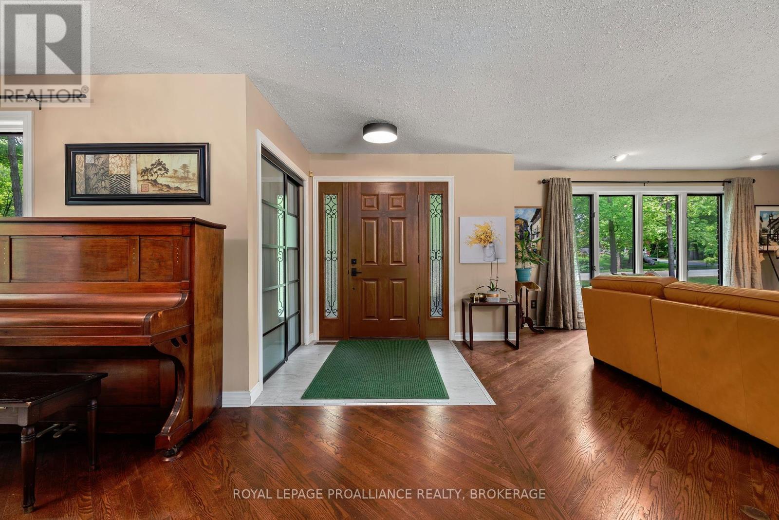15 FOREST DRIVE