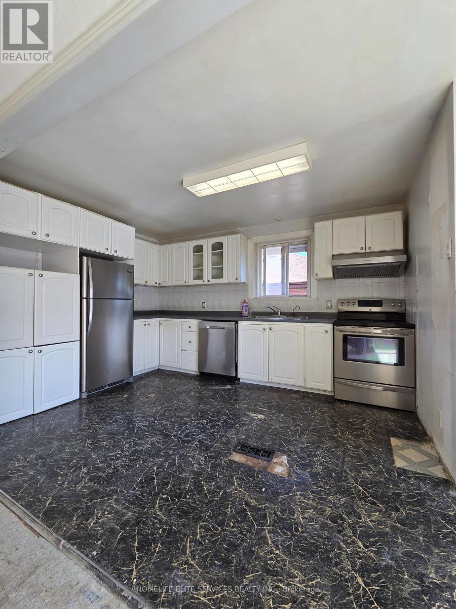 127 BUDEA CRESCENT