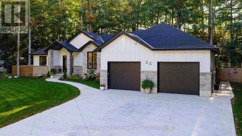44 BLAIRS TRAIL N Huron-Kinloss ON N0G2R0