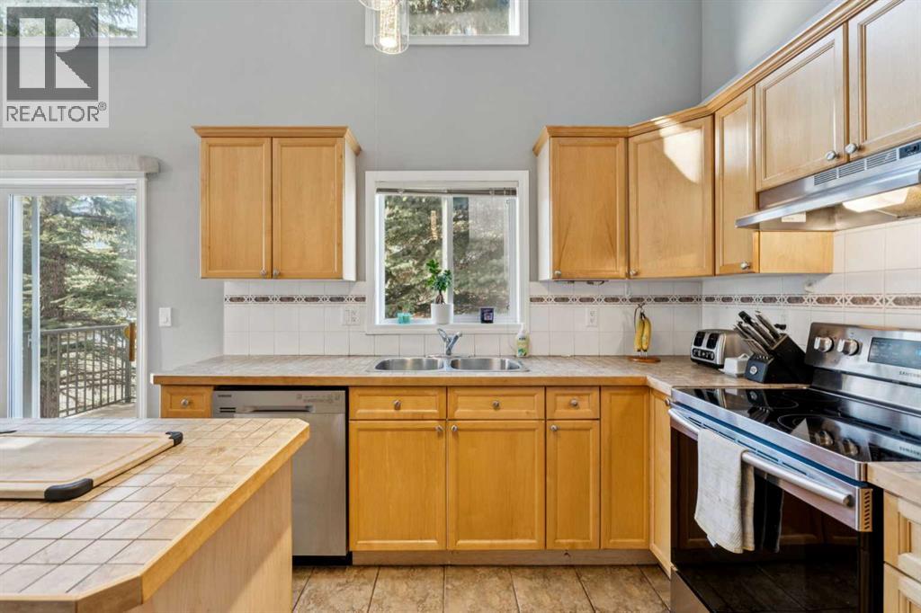 22 Country Hills Cove NW