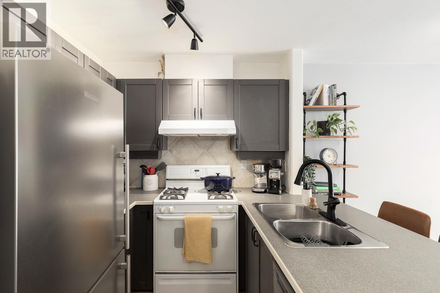 405 2688 VINE STREET