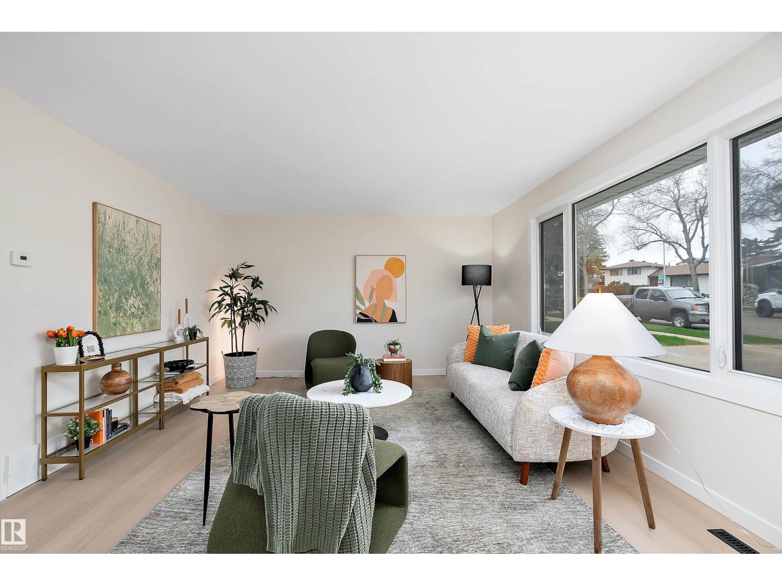 6411 152A AV NW