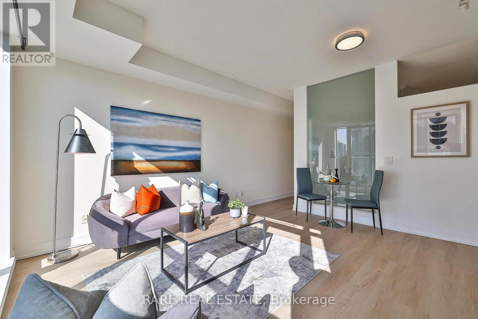 607 - 1638 BLOOR STREET W