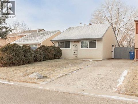 1606 St George Road N Lethbridge AB T1H5A1