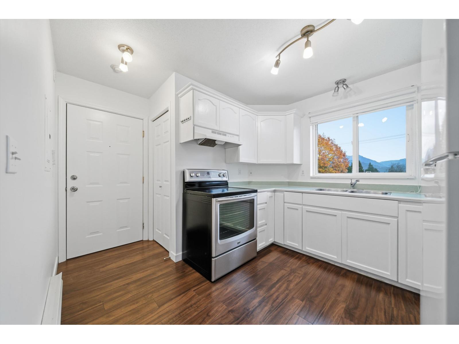 301 46777 YALE ROAD|Chilliwack Proper East