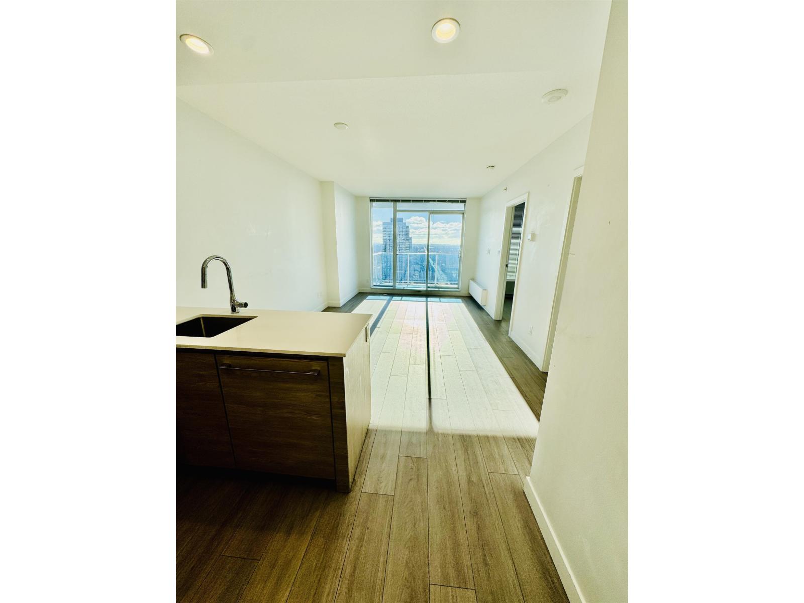 3102 13615 FRASER HIGHWAY