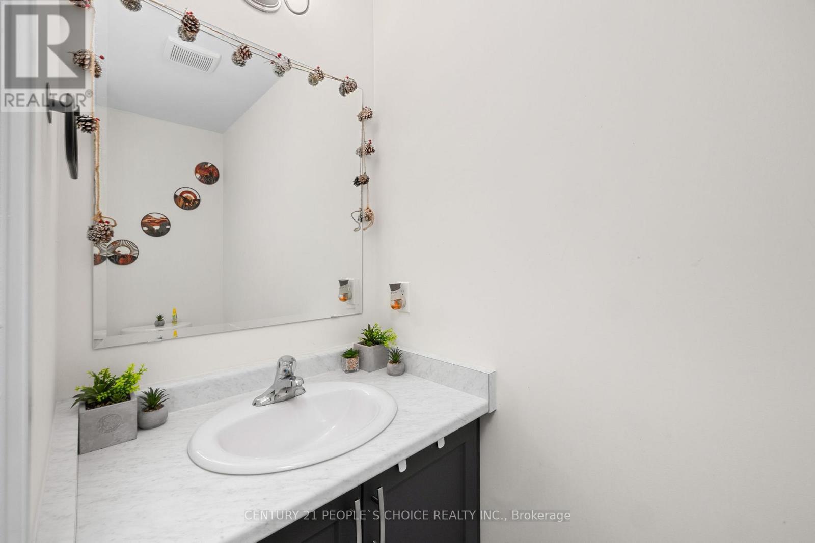 9 QUEENSBROOK CRESCENT