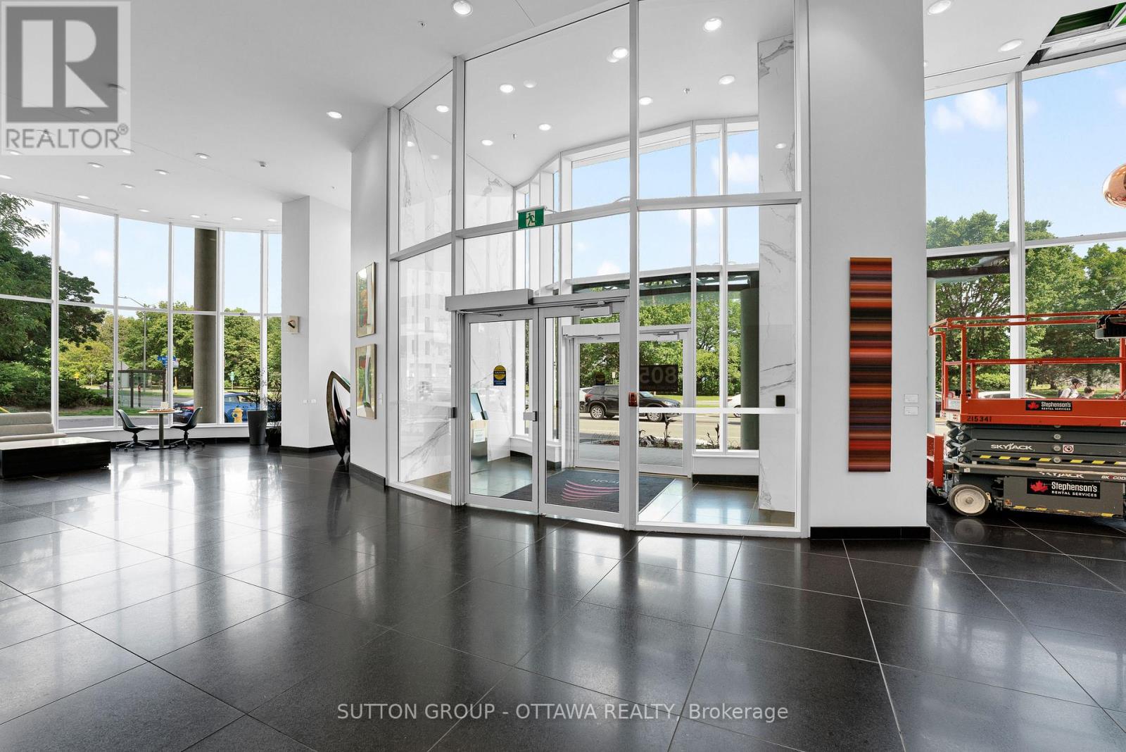 3406 - 805 CARLING AVENUE