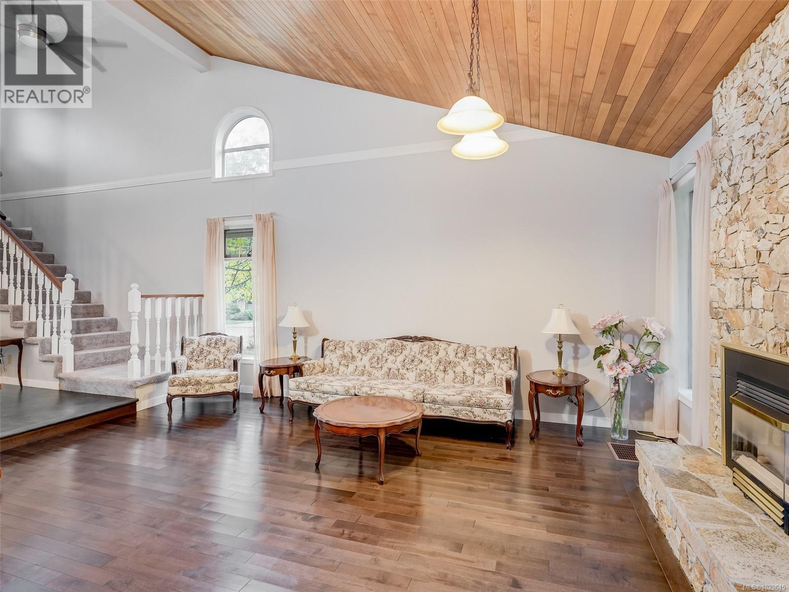 1010 Scottswood Lane