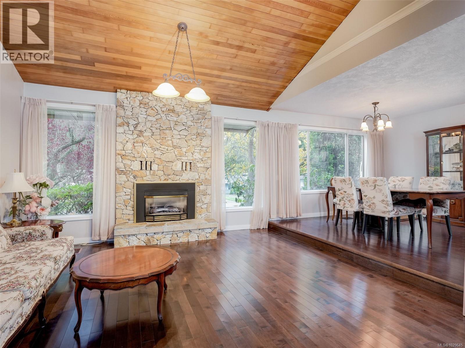 1010 Scottswood Lane