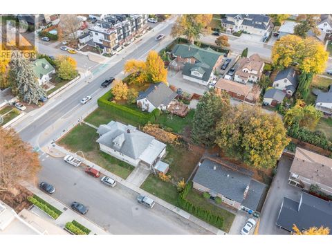1754 Ethel Street Kelowna BC V1Y2Y9