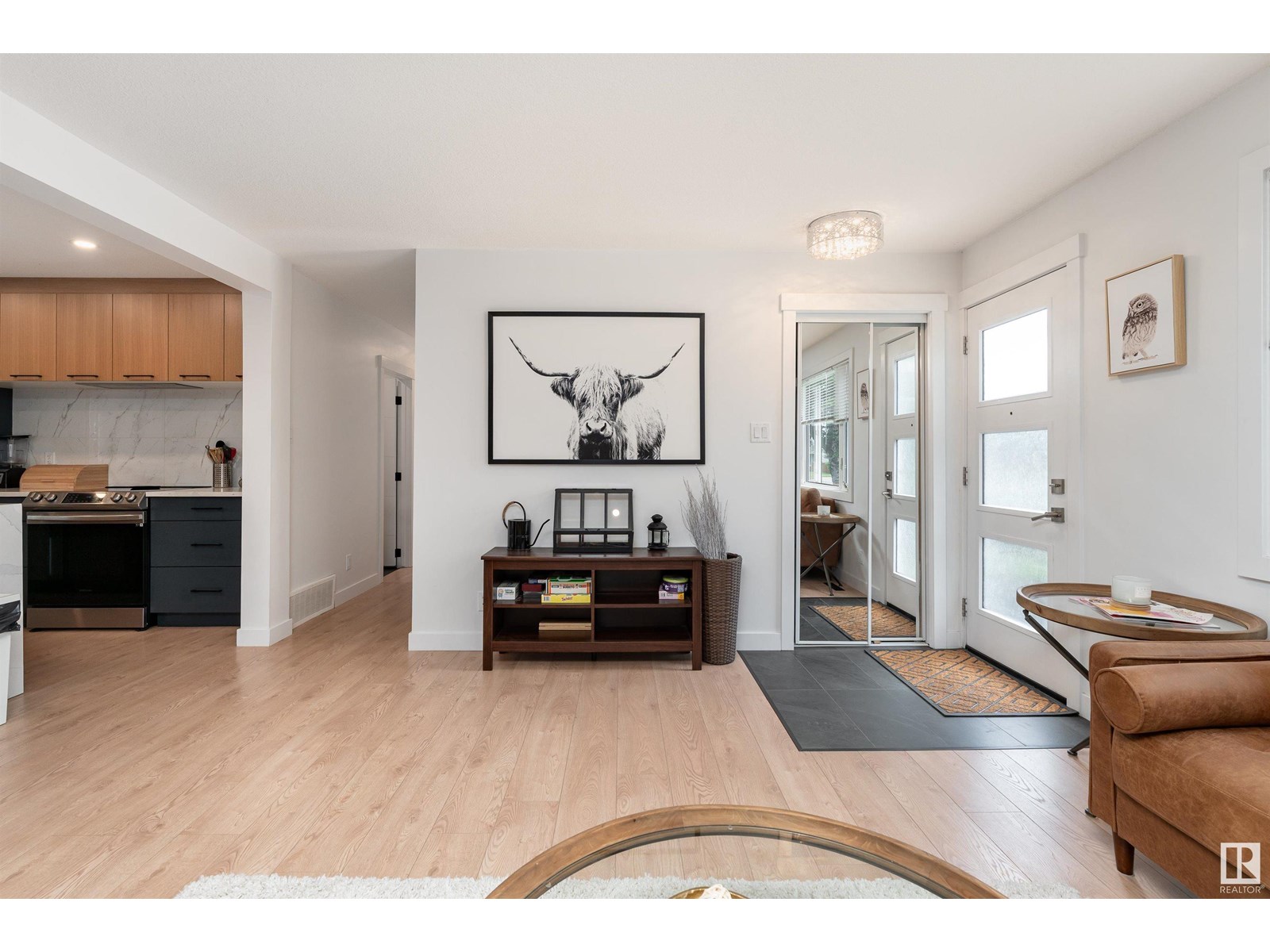 6712 86 AV NW