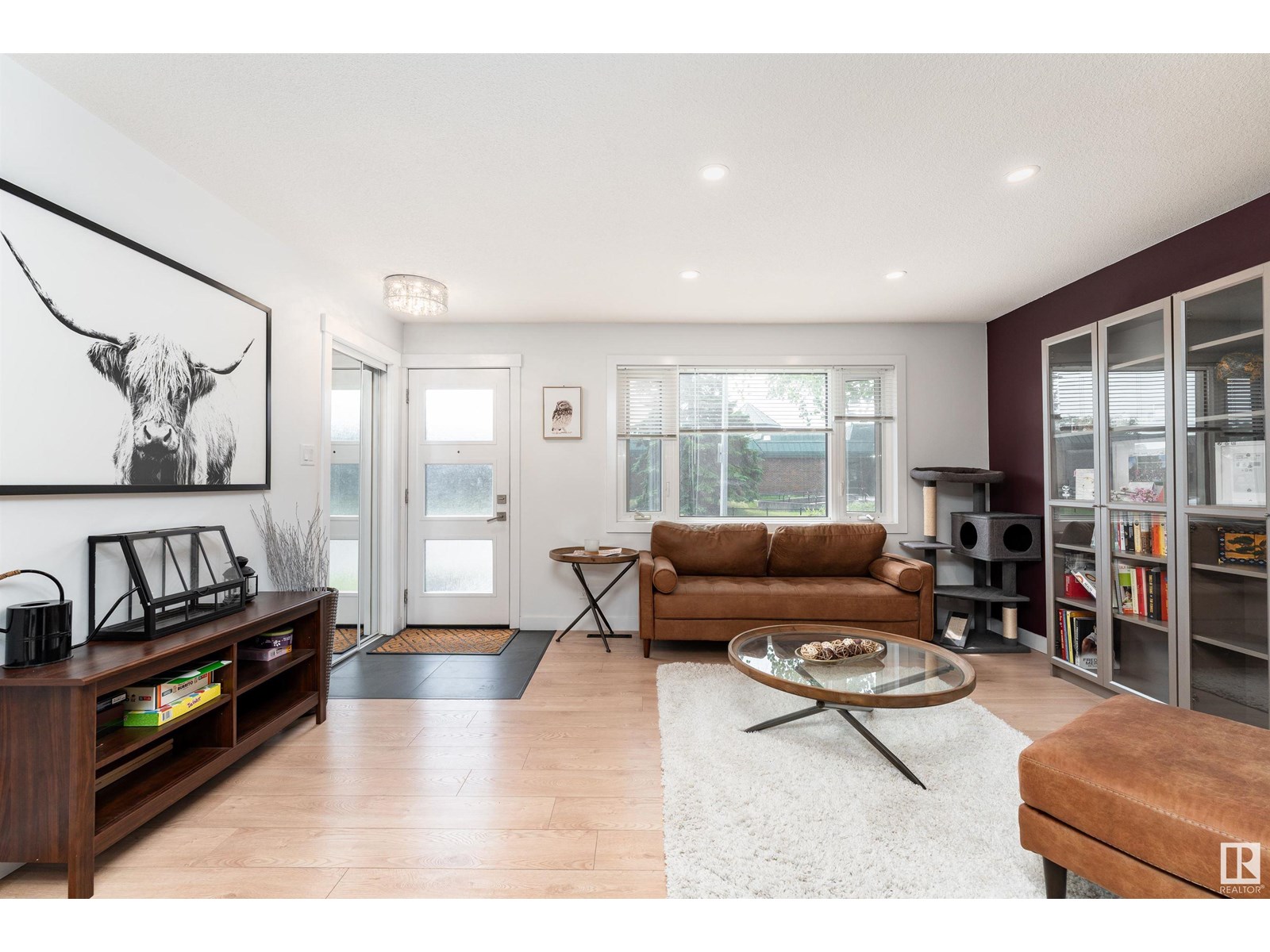 6712 86 AV NW