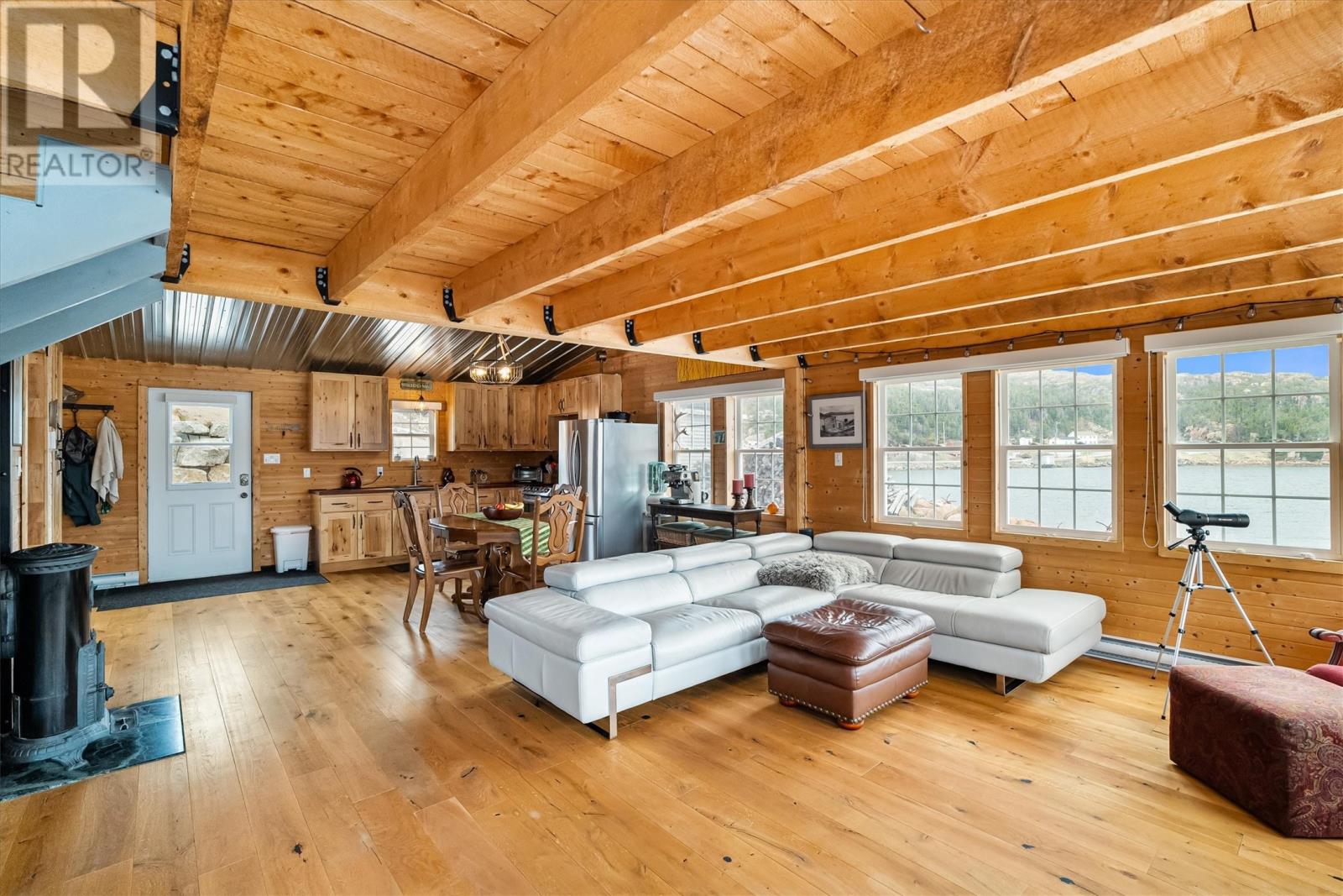 3 Coles Point