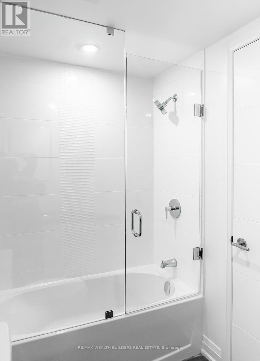 6 - 213 JARVIS STREET