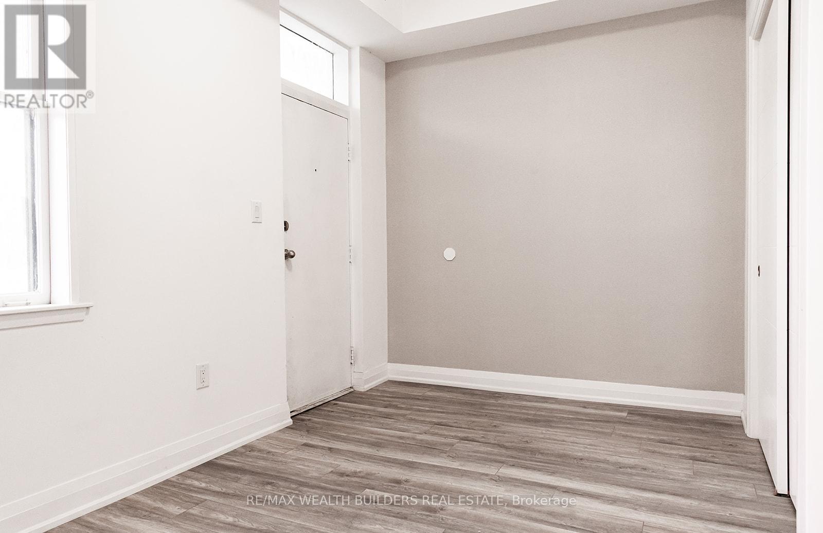 6 - 213 JARVIS STREET