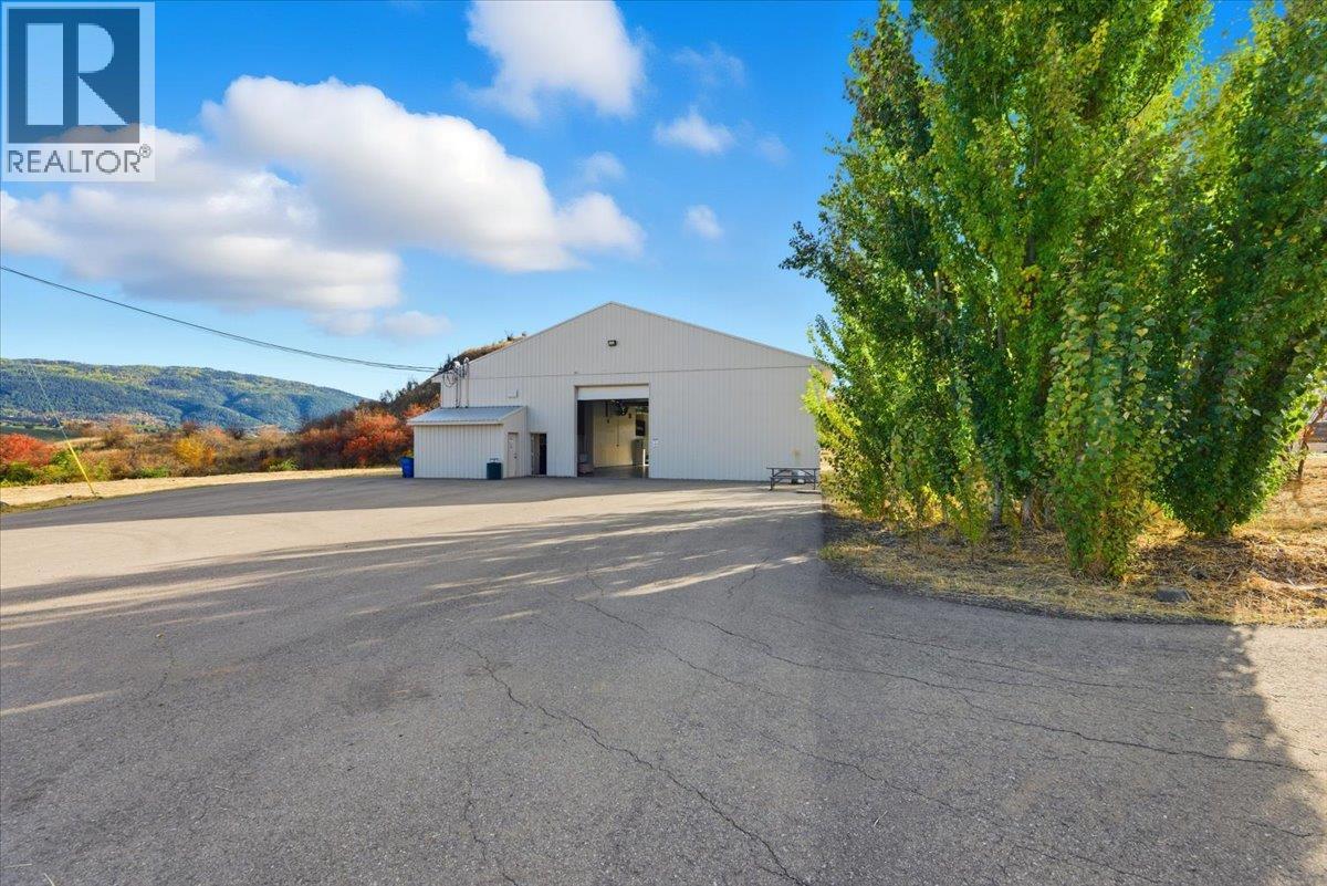 6924 / 6926 Old Kamloops Road