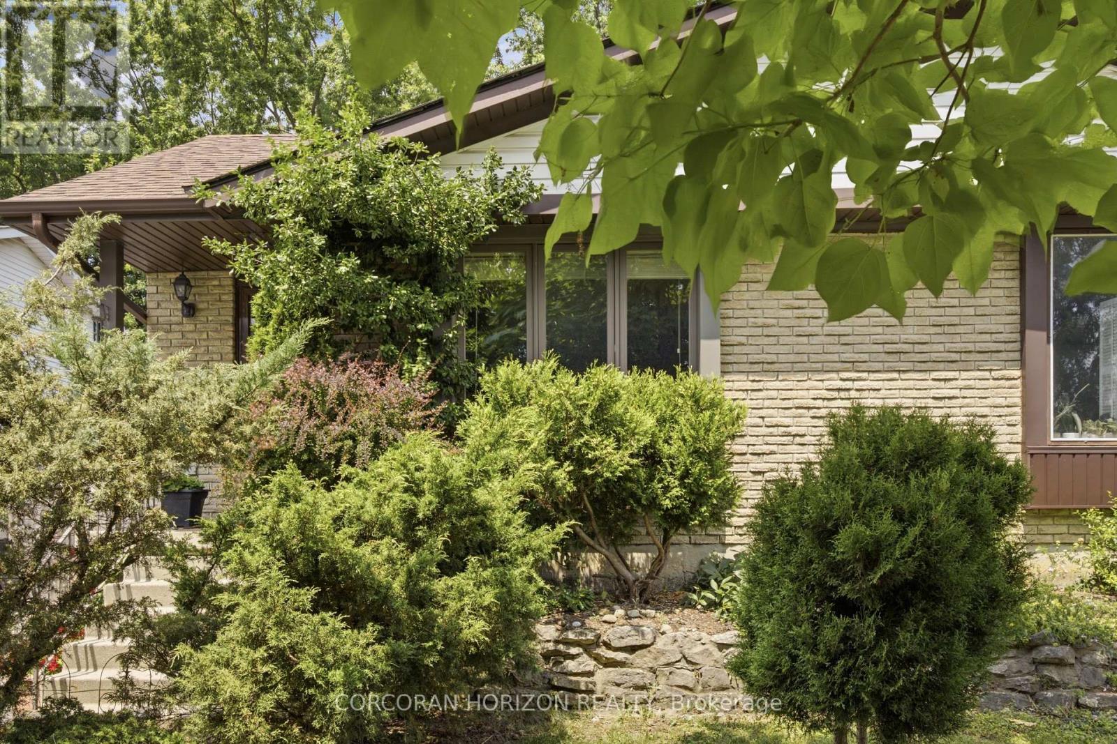 90 HALIFAX DRIVE
