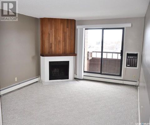 303 802B Kingsmere BOULEVARD Saskatoon SK S7J4B7