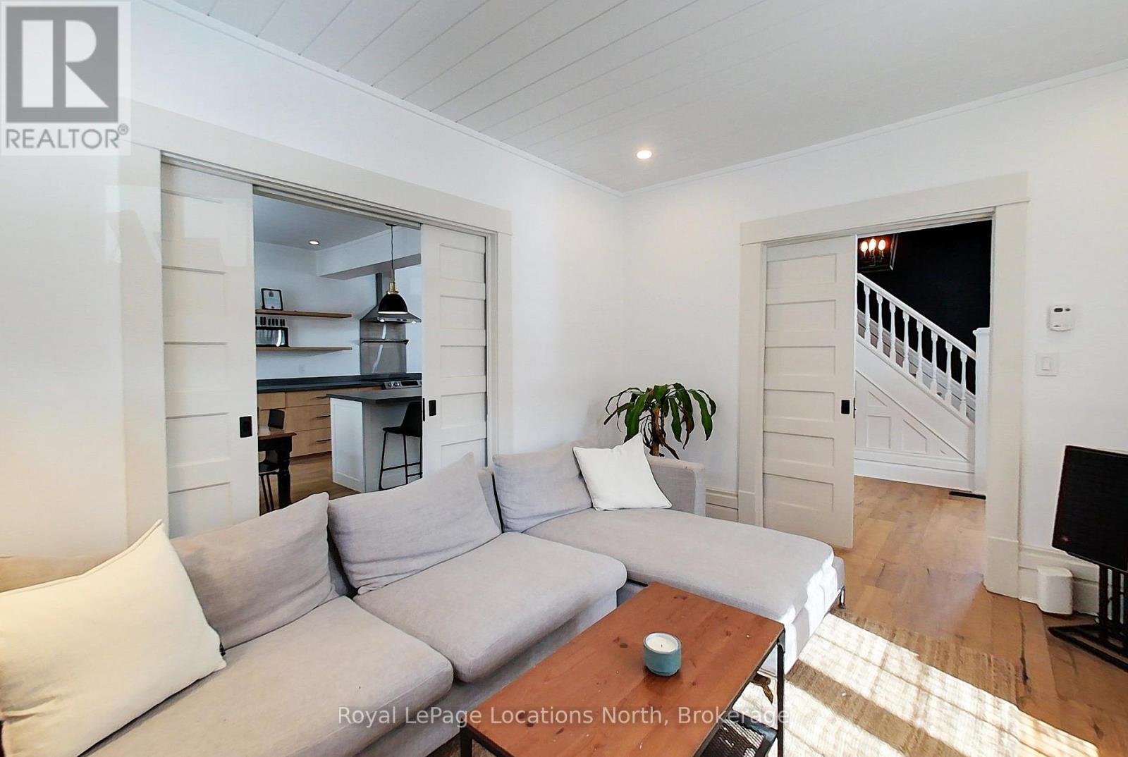 24 MARSHALL STREET W