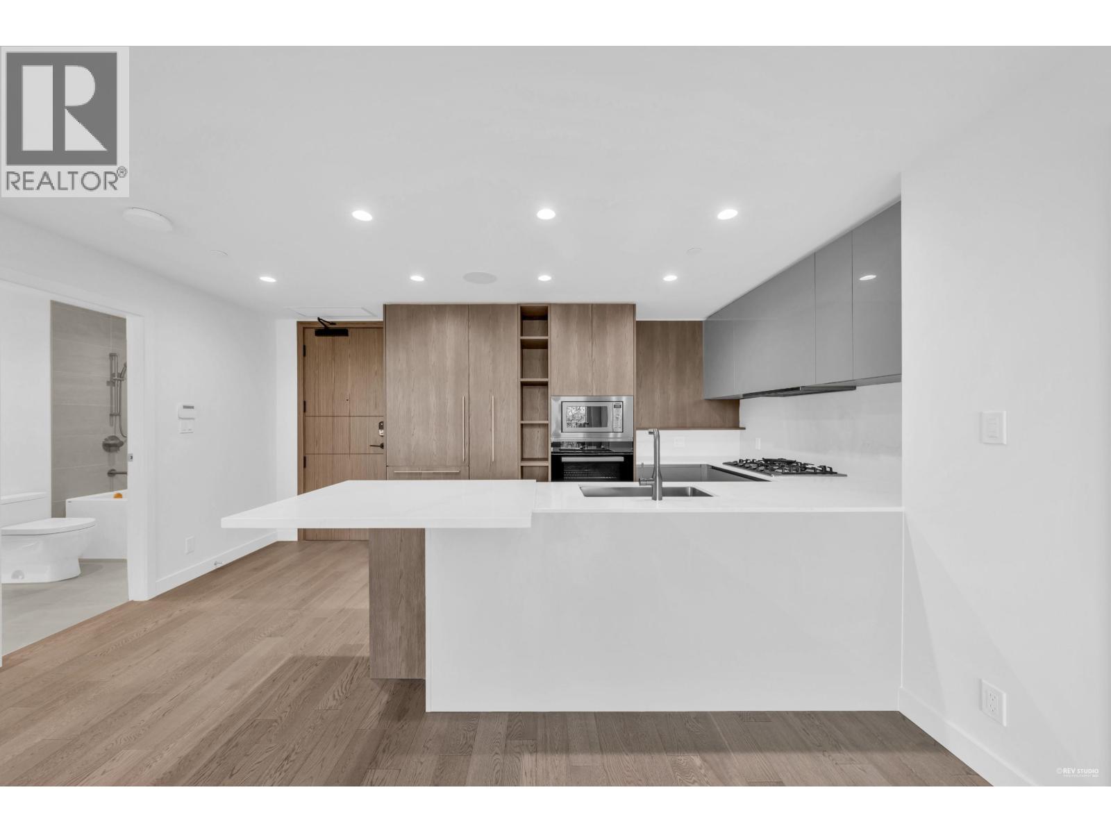 404 6833 PEARSON WAY