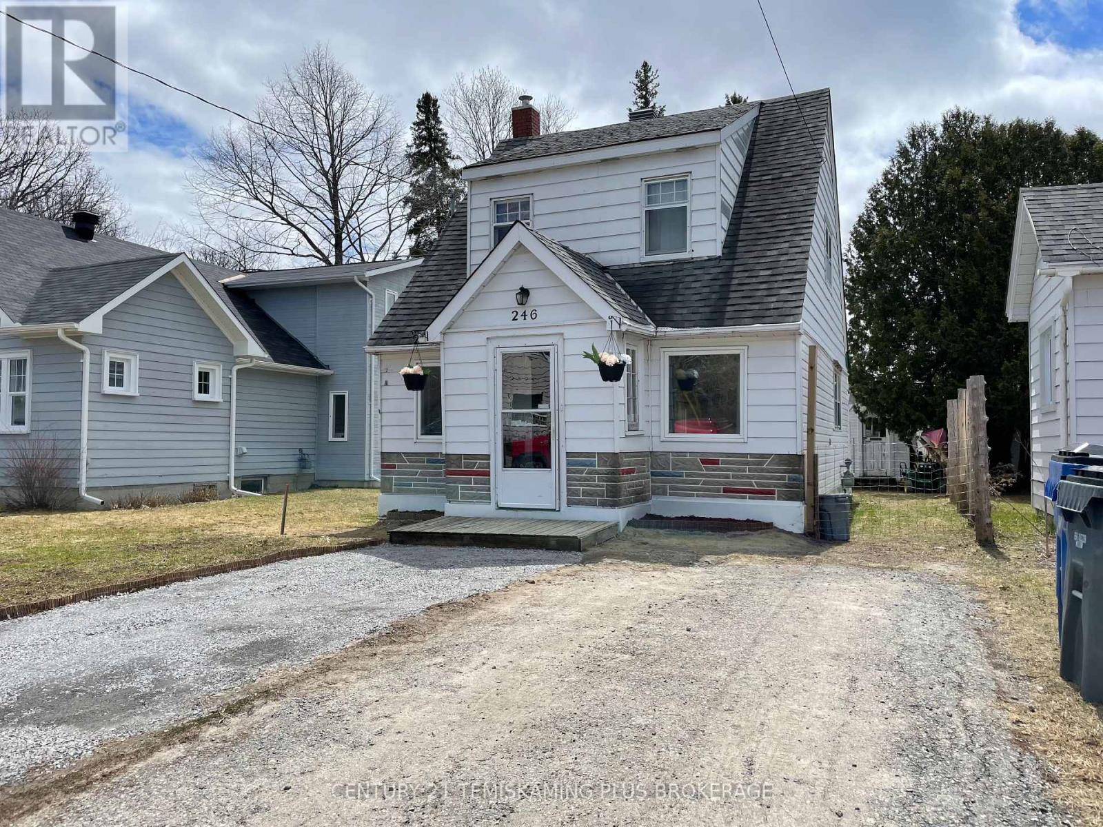 Photo 1 of 39 — 246 MCCAMUS AVENUE, Temiskaming Shores (New Liskeard), ON P0J1P0