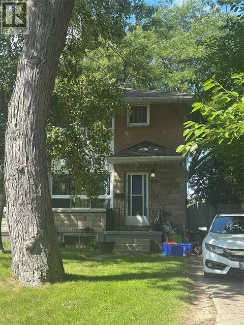 935 Eastlawn AVENUE Sarnia ON N7S1X1