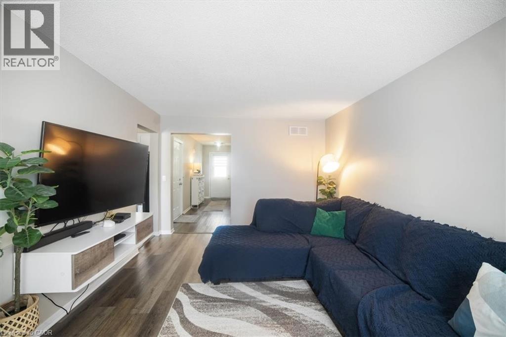 25 MEADOWVALE Drive Unit# 3