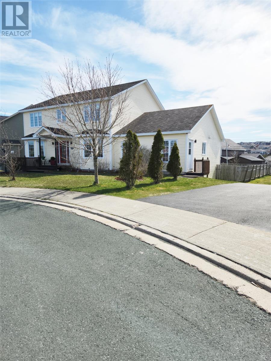 11 Ivydale Place