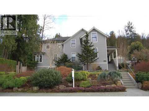 2209 ST. GEORGE STREET Port Moody BC V3H2G1