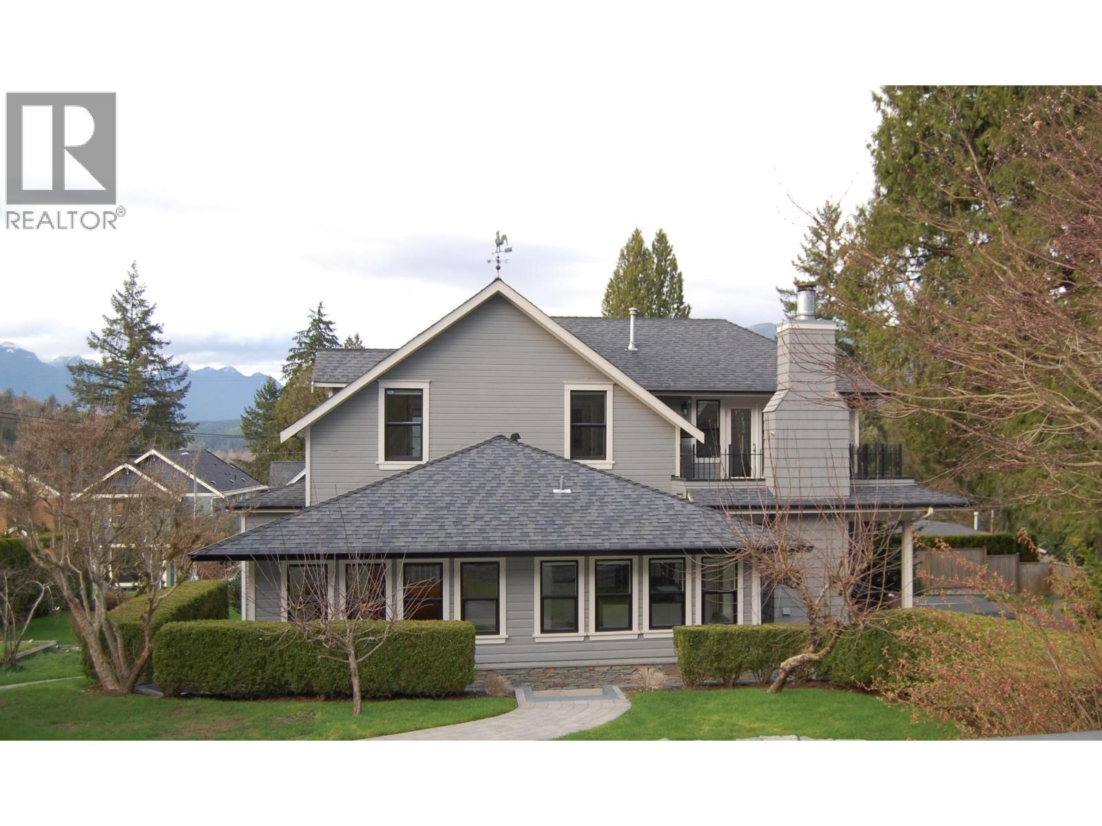 2209 ST. GEORGE STREET