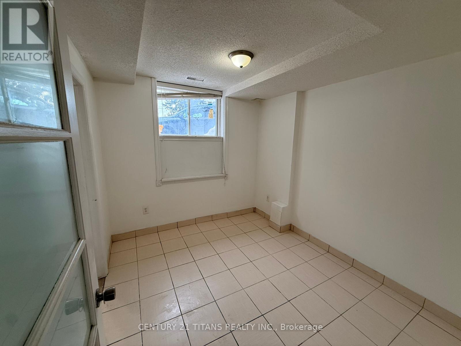 1A - 4459 LAWRENCE AVENUE E