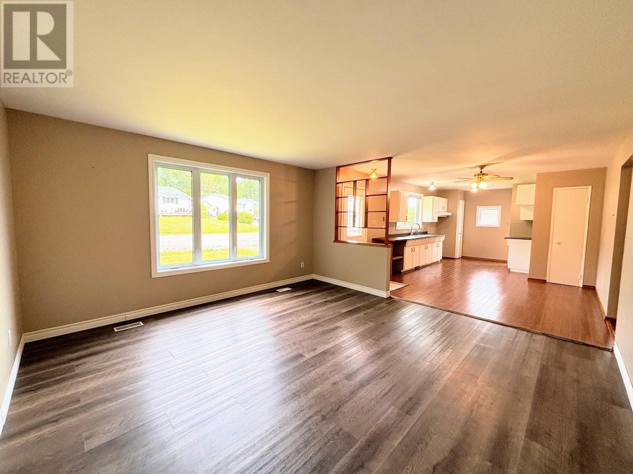 62 Redwing AVE