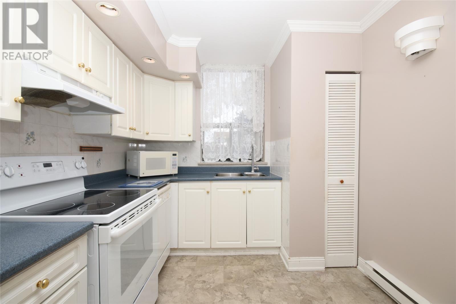 7 Tiffany Lane Unit#105
