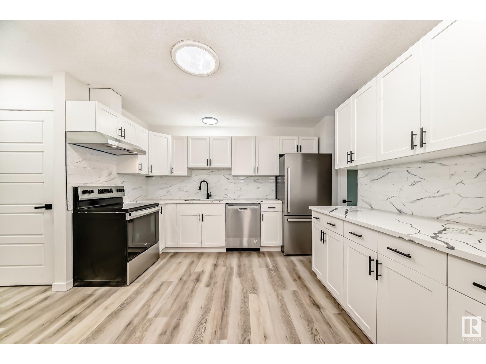 255 KNOTTWOOD RD N NW