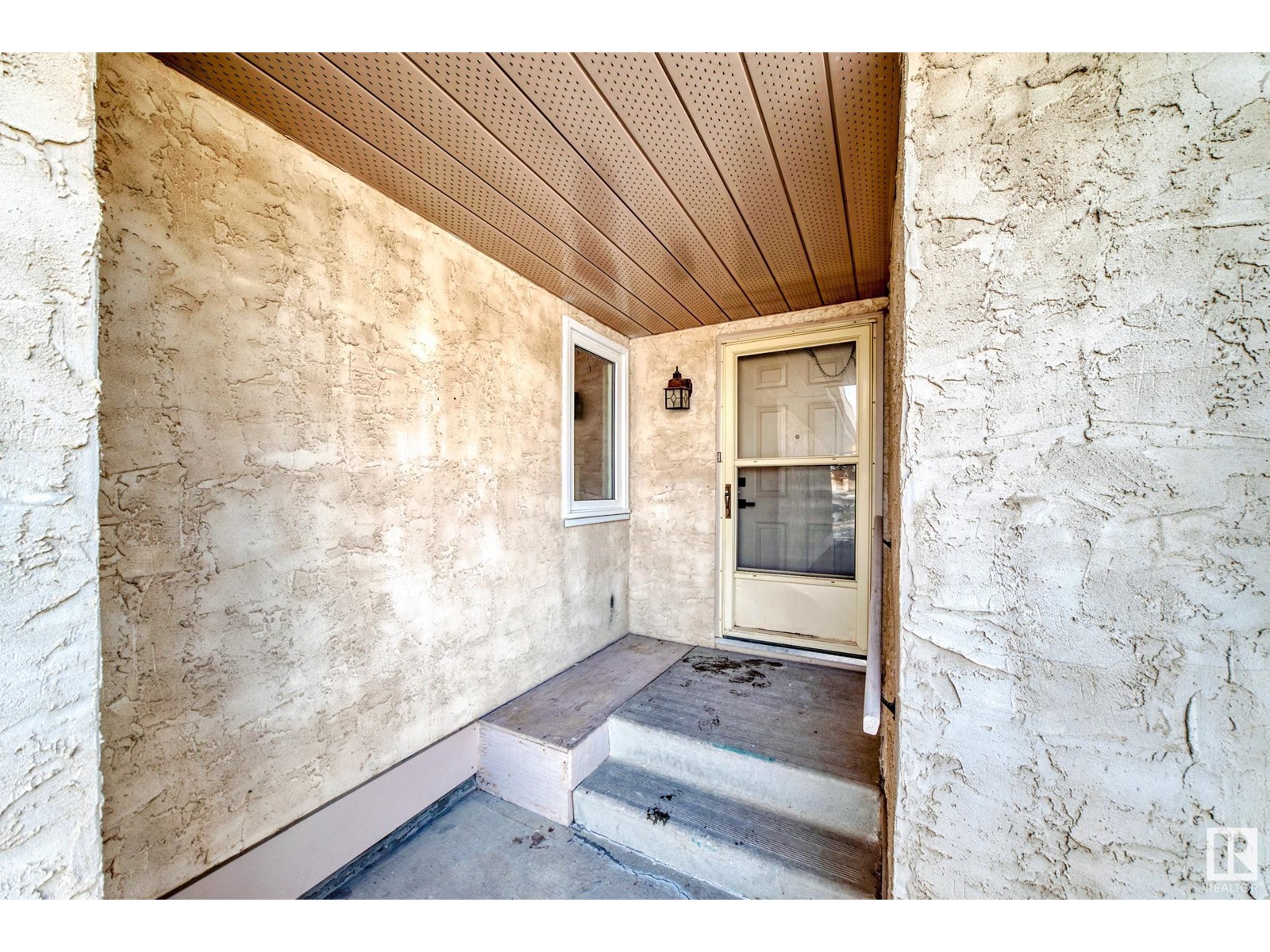 255 KNOTTWOOD RD N NW
