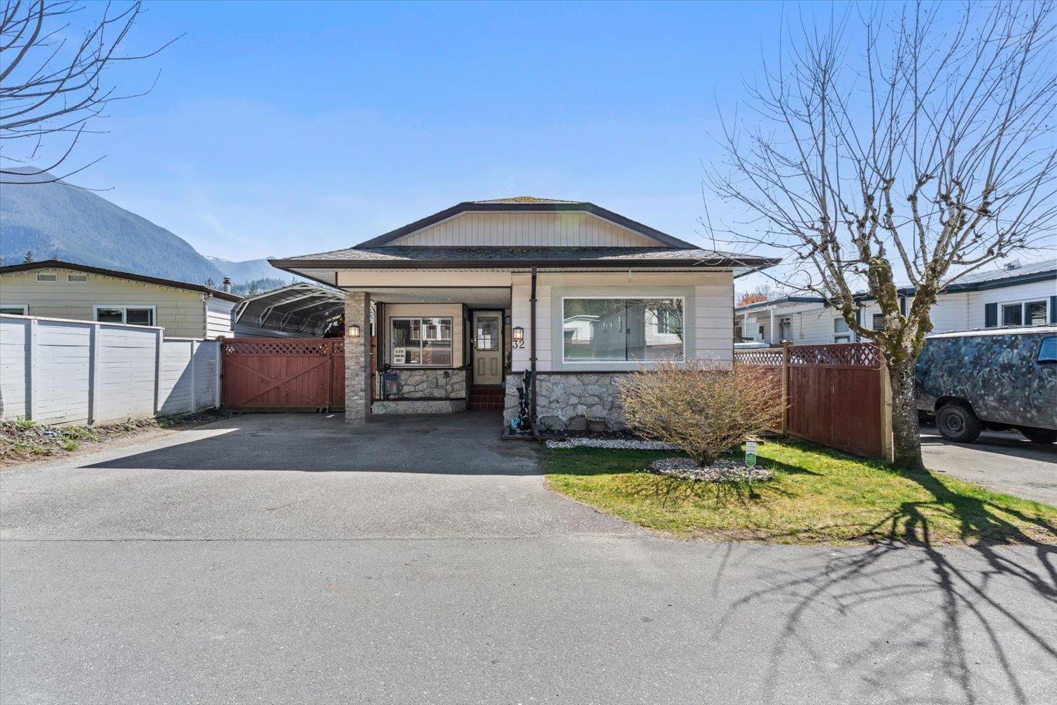 32 46511 CHILLIWACK LAKE ROAD|Chilliwack River Valley