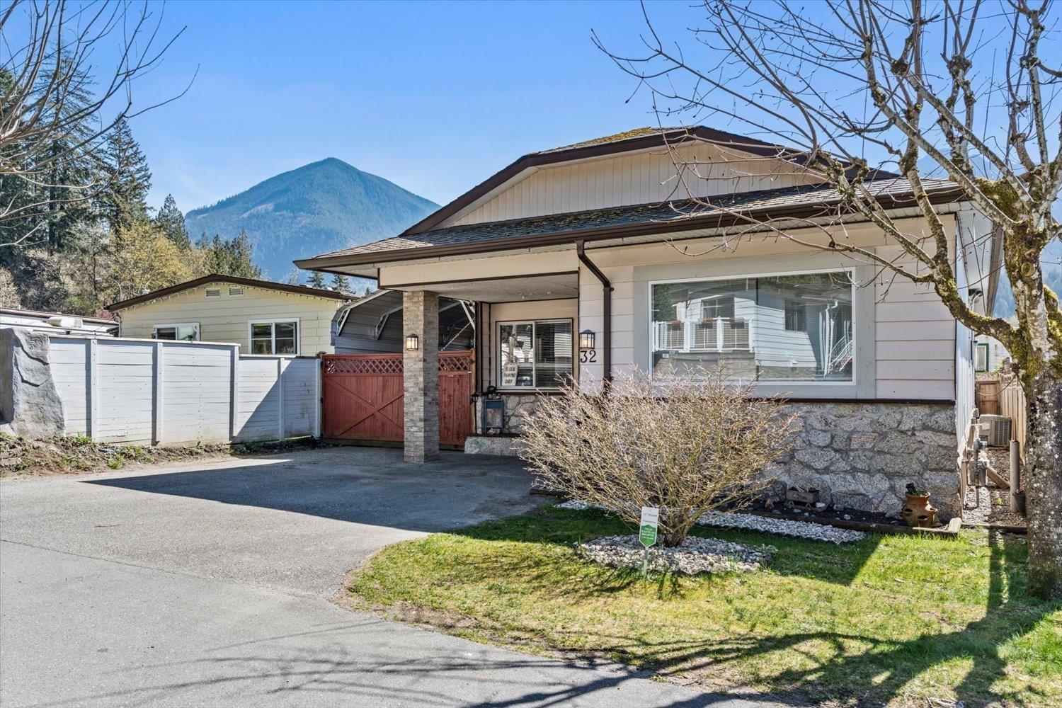 32 46511 CHILLIWACK LAKE ROAD|Chilliwack River Valley