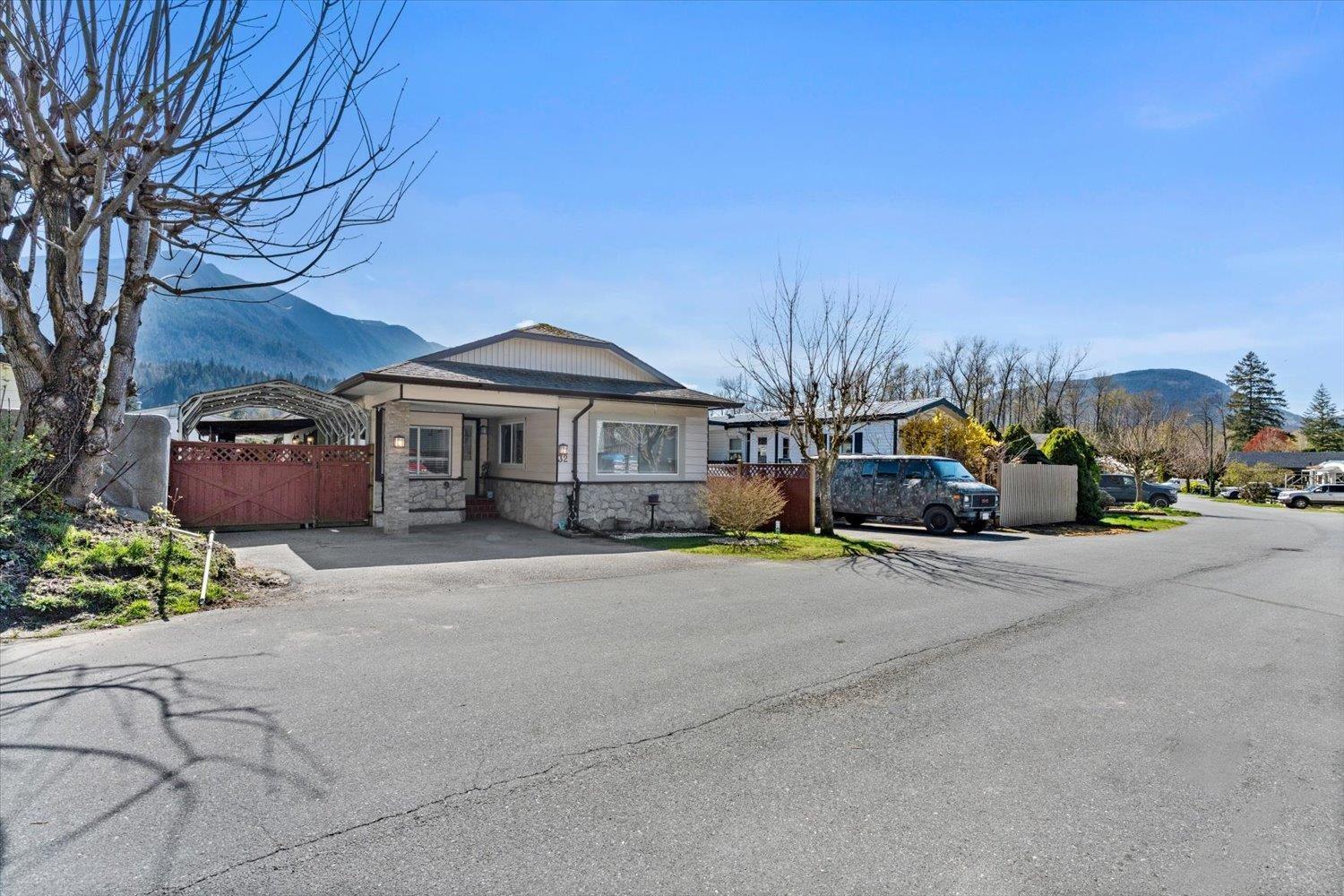 32 46511 CHILLIWACK LAKE ROAD|Chilliwack River Valley