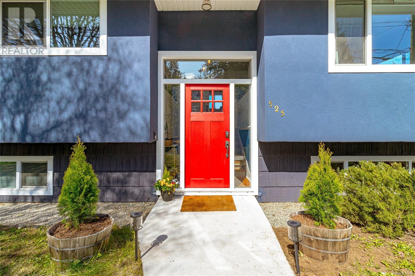 525 Noowick Rd
