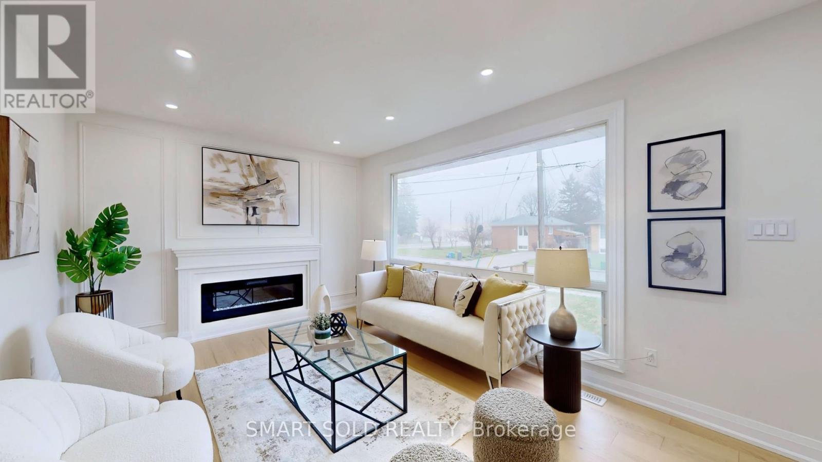 439 FERNLEIGH CIRCLE N