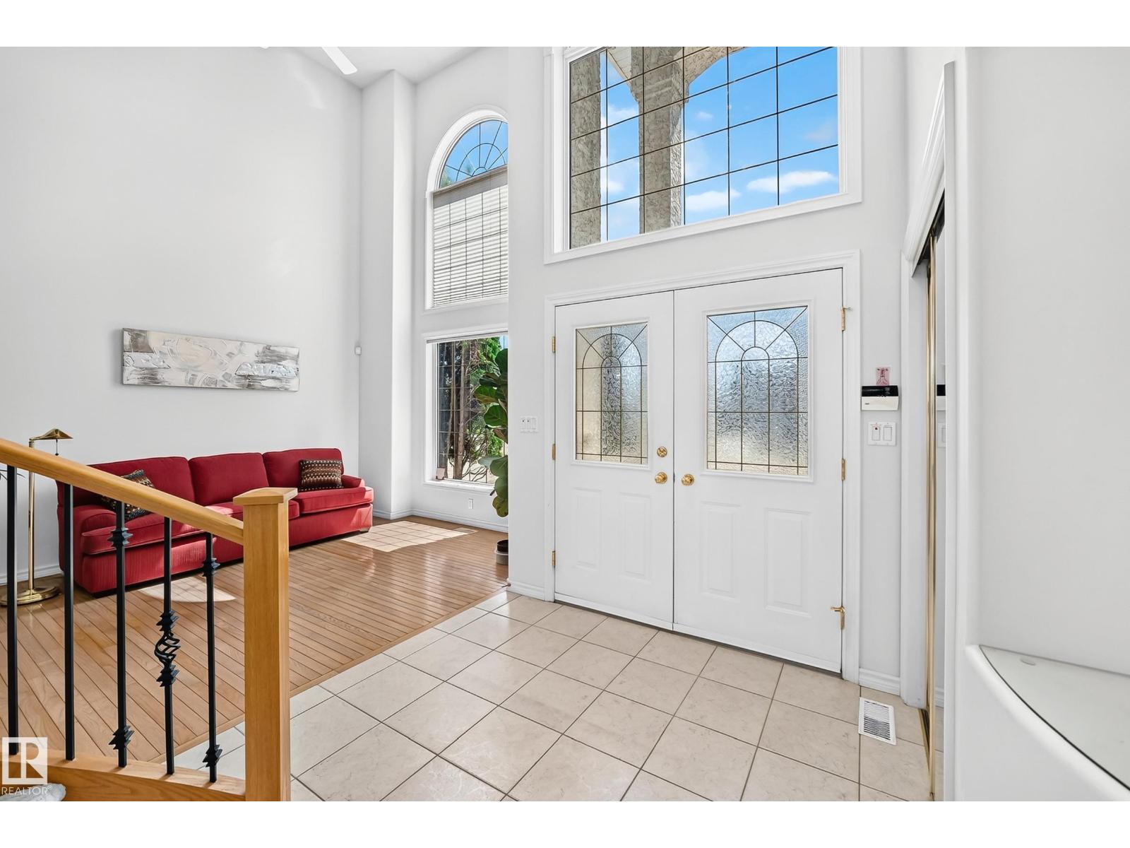 8820 158 AV NW